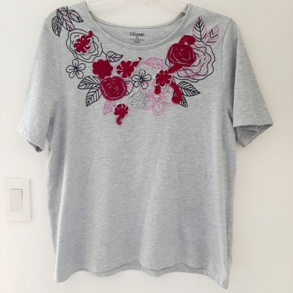 EUC LIZ & ME EMBELLISHED TEE SHIRT - Picture 7 of 9